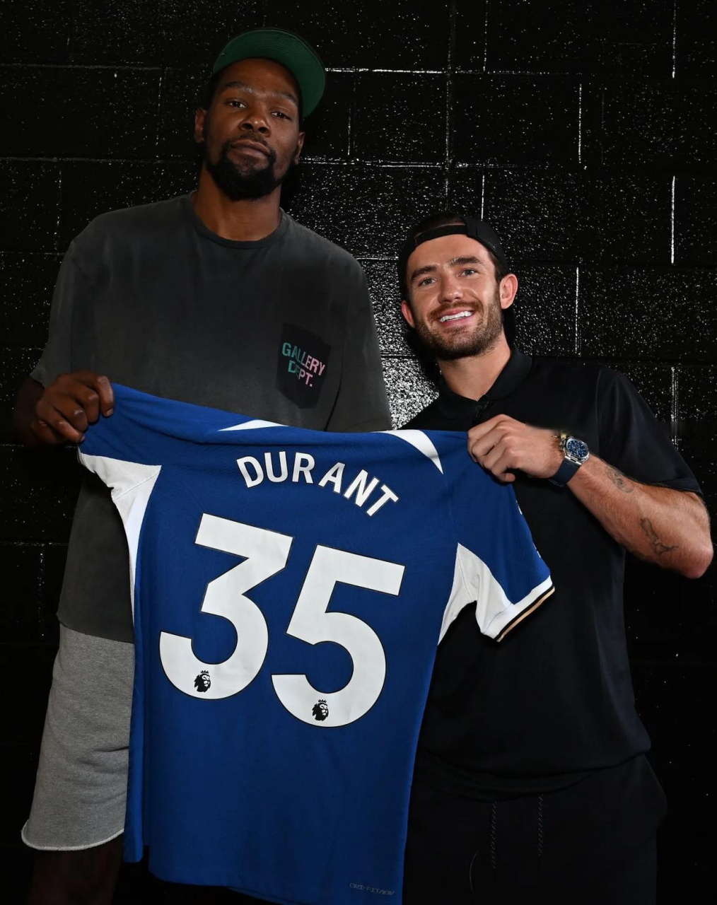 爱游戏体育-杜兰特连续五场比赛得分超过惊险取胜，切尔西挑战极限！的简单介绍