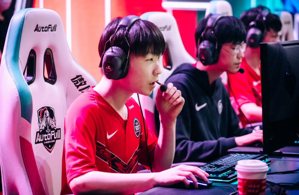 AYX-关于Scout爆冷击败西班牙队，挺进下一轮引爆全场！的信息